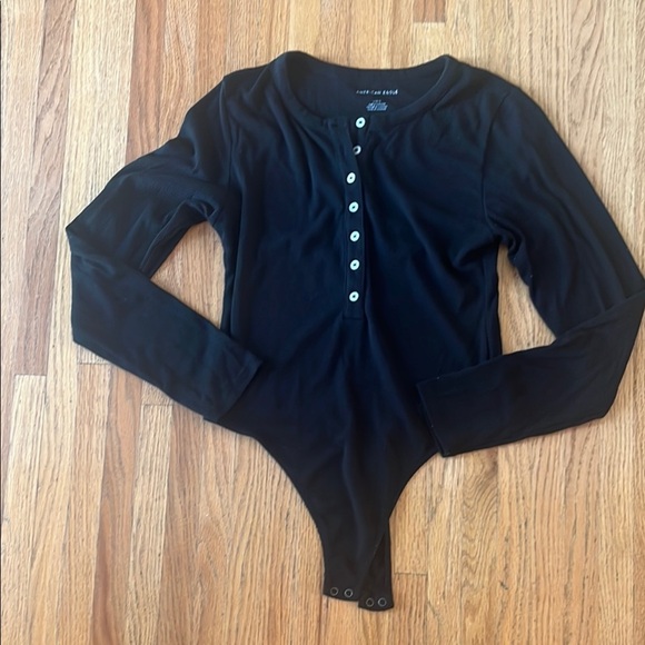 American Eagle Outfitters Black Button-Up Bodysuit - Picture 1 of 3